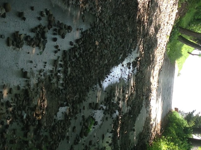 Gwałtowne burze niszczą żwirowe drogi